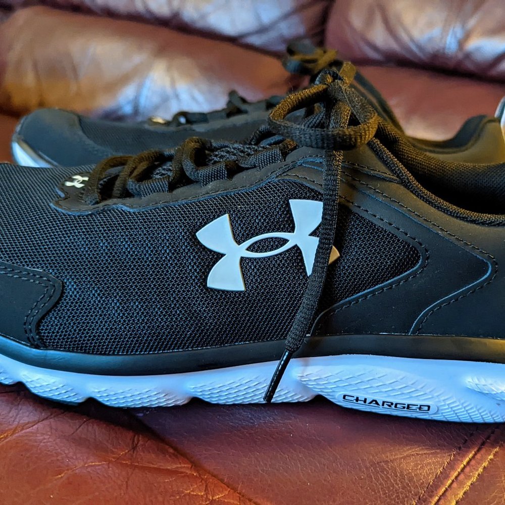 Women's Under Armour Running Shoes Size 11 Wide